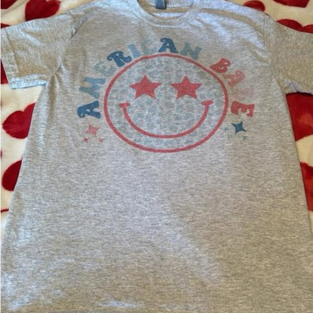 Gray Graphic T-Shirt with Red and Blue Design